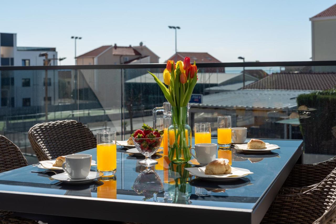 Poolside 2 Bedroom Ap. Mare Трогир Екстериор снимка